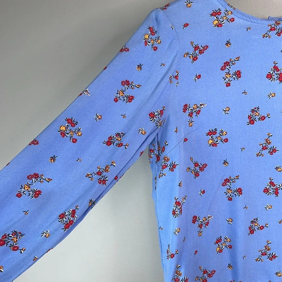 H&M Floral Patterned Viscose Button Back Blouse Corleone Blue Round Neck Size  2 - Picture 4 of 13